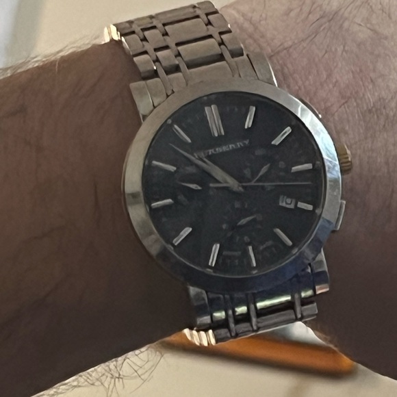 Burberry watch - Picture 7 of 9